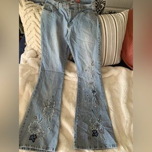 Vintage Floral Embroidered Lazer size 5 Jeans from the 90s.